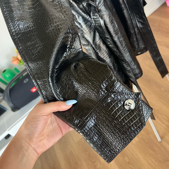 Crocodile Jacket - Picture 6 of 6